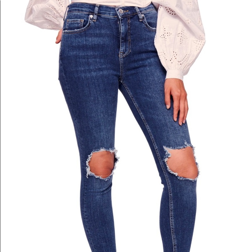 NWOT Free People Distressed High Rise Skinny Jeans